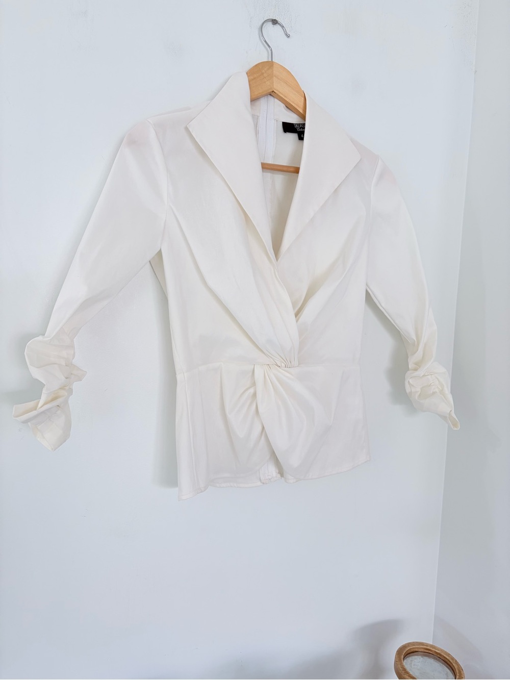 TADASHI COLLECTION 4 Ivory Taffeta Elegant Formal Blouse Back Zip Front Twist